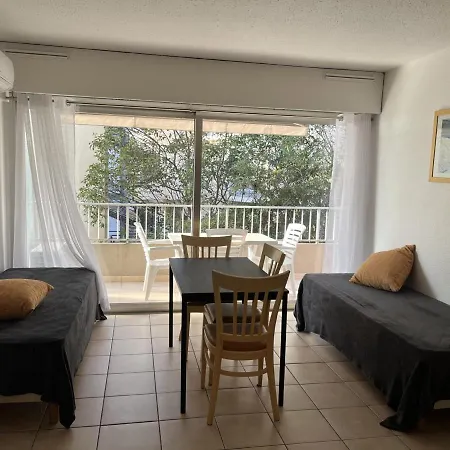 Climatise Pour 3 Pers, A 50m De La Plage, Centre-ville Saint-raphael, Wifi, Parking Dispo - Fr-1-466a-38 Apartment *
