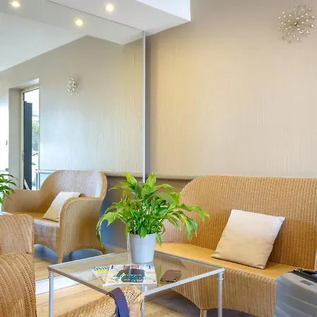 Climatise Pour 3 Pers, A 50m De La Plage, Centre-ville Saint-raphael, Wifi, Parking Dispo - Fr-1-466a-38