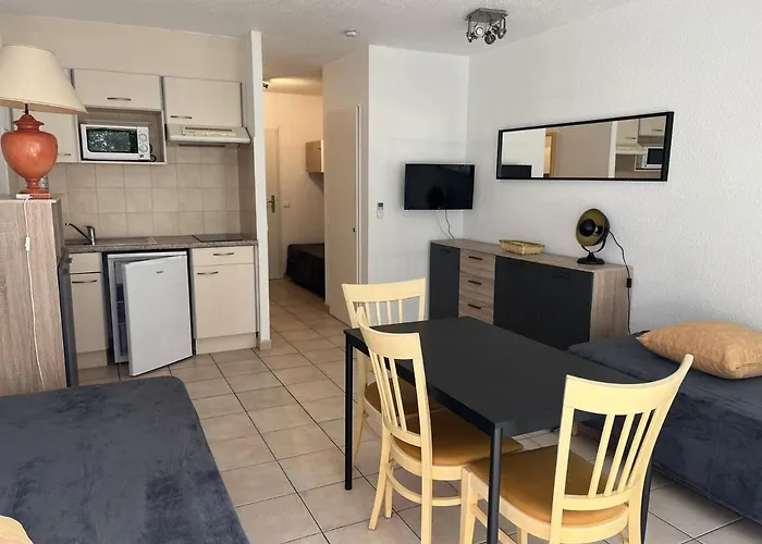 Climatise Pour 3 Pers, A 50m De La Plage, Centre-ville Saint-raphael, Wifi, Parking Dispo - Fr-1-466a-38 Apartmán Saint-Raphaël